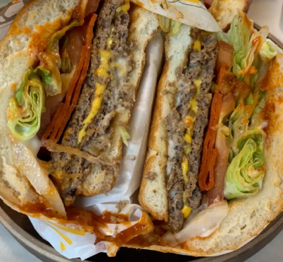 맥도날드 신메뉴 들고옴💓