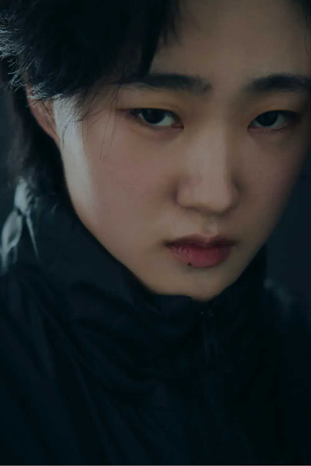 결핍된, 어두운, 예민한