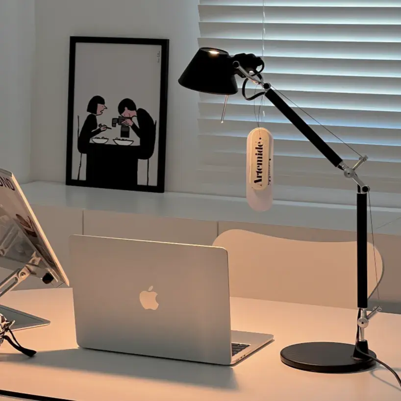 스탠드 조명(아르떼미데 톨로메오)