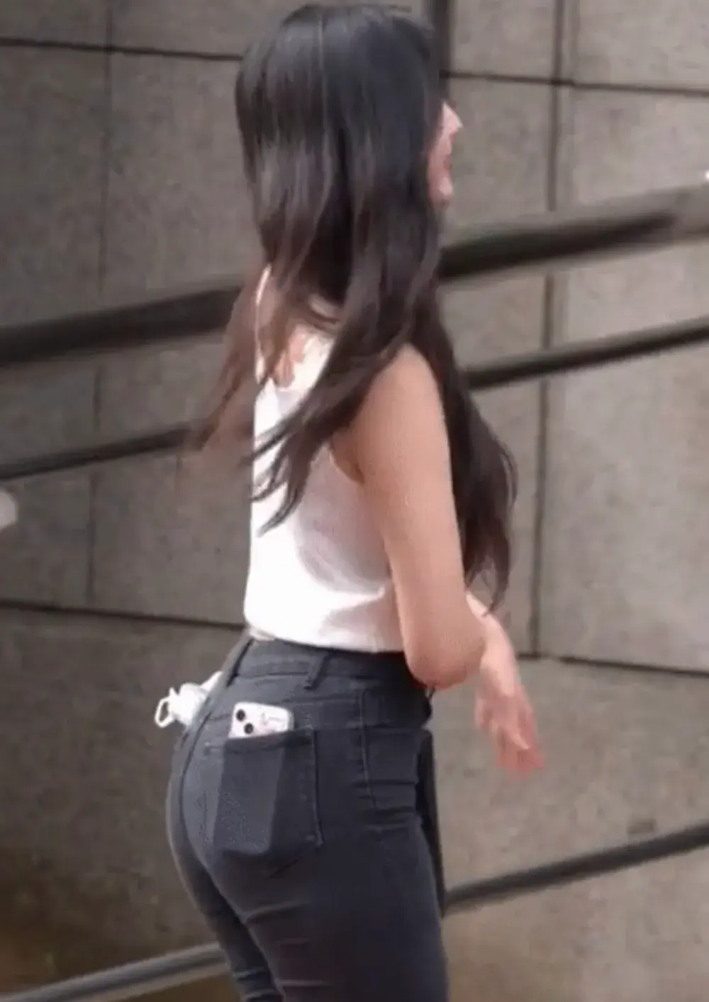 퇴근중인 신인 걸그룹 OO