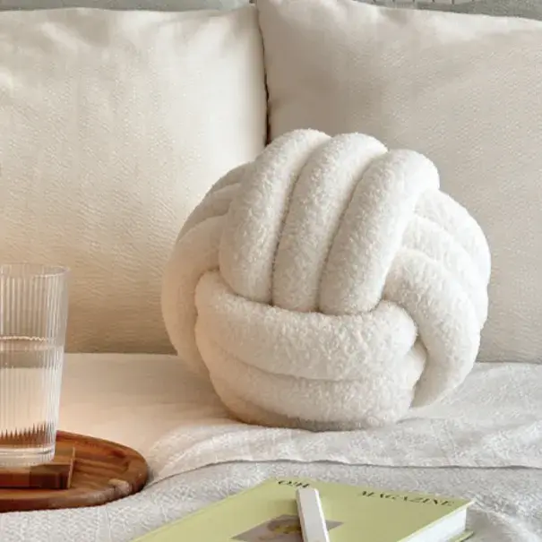 노르딕 부클레 매듭 쿠션