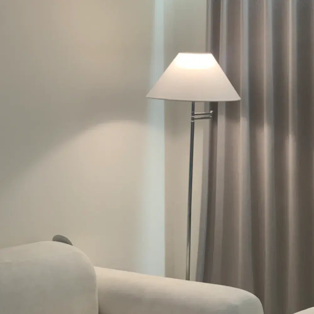 어디든 분위기 업시켜주는 장스탠드💡