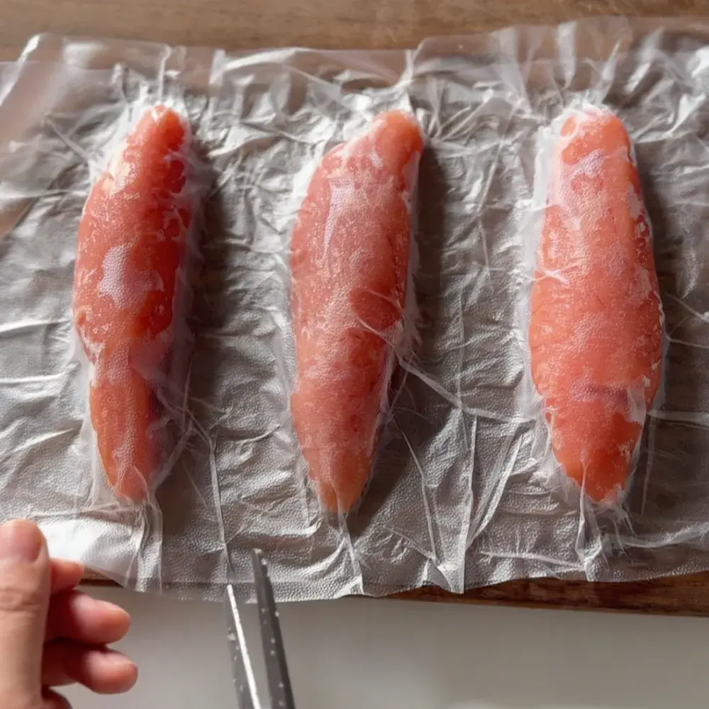 소분해서 냉동 보관 할 때는 매직랩! 이용해요