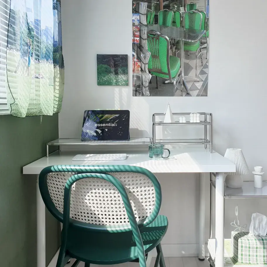 화이트 책상(Desk)