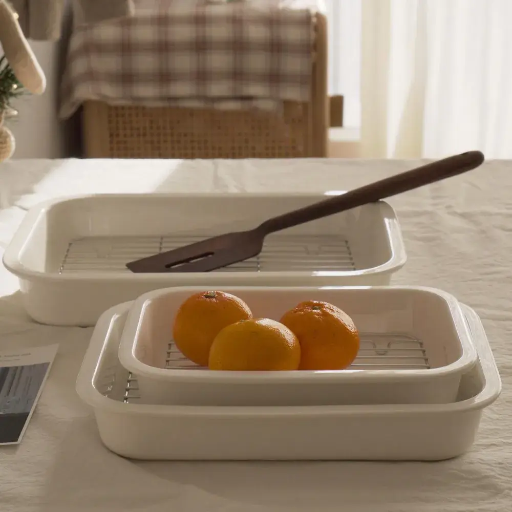 여기저기 활용하기 좋은 세라믹 트레이