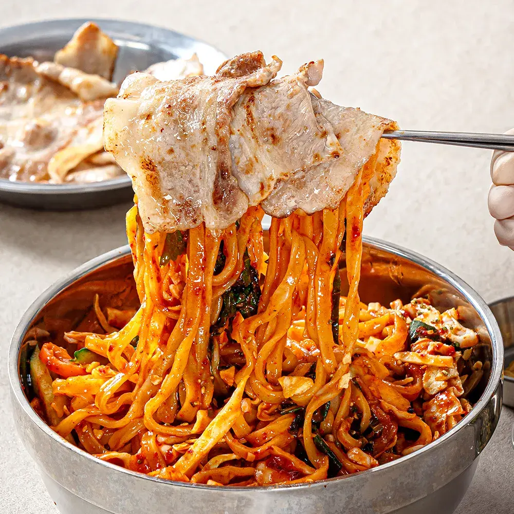 아직까지 맛없다는 후기는 없습니다. 비빔 칼국수 밀키트