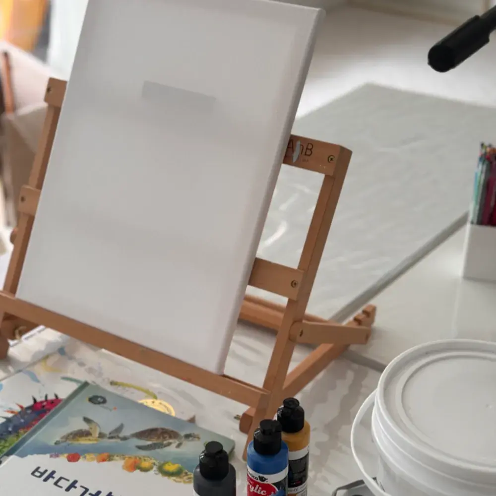 다용도로 사용하는 접이식 이젤