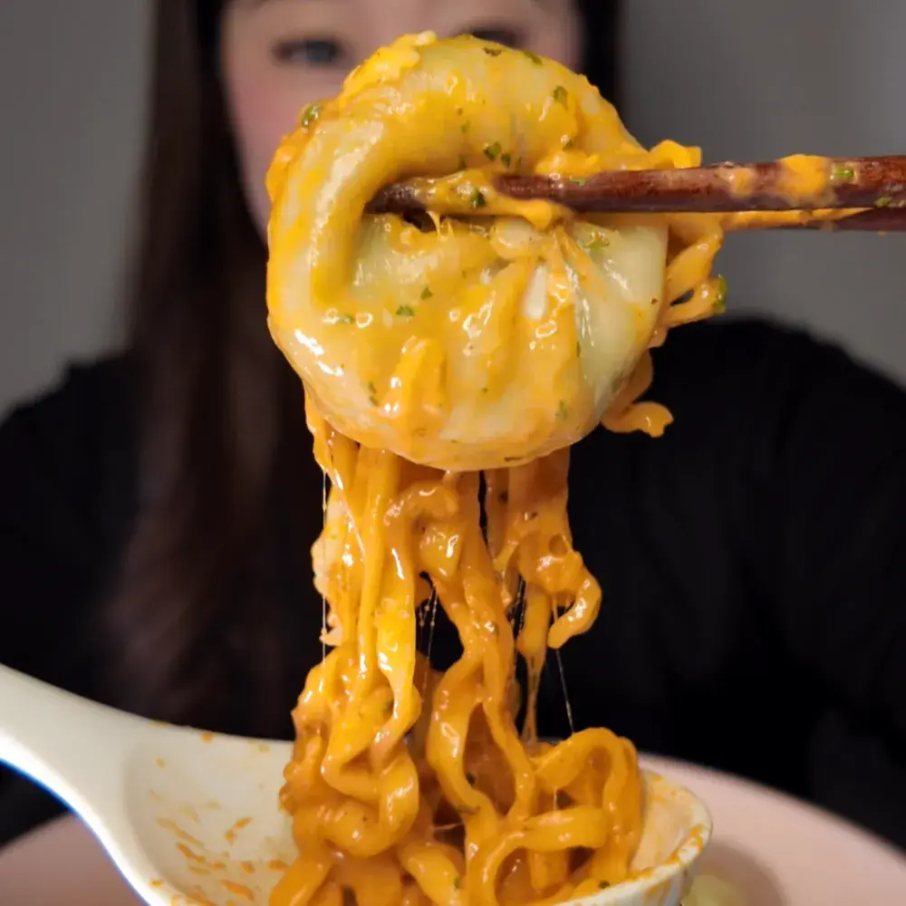 먹방 속 그 포자만두 🥟