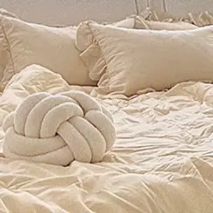 침실 부클레 쿠션