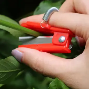 🟡201번 작물수확 손가락칼