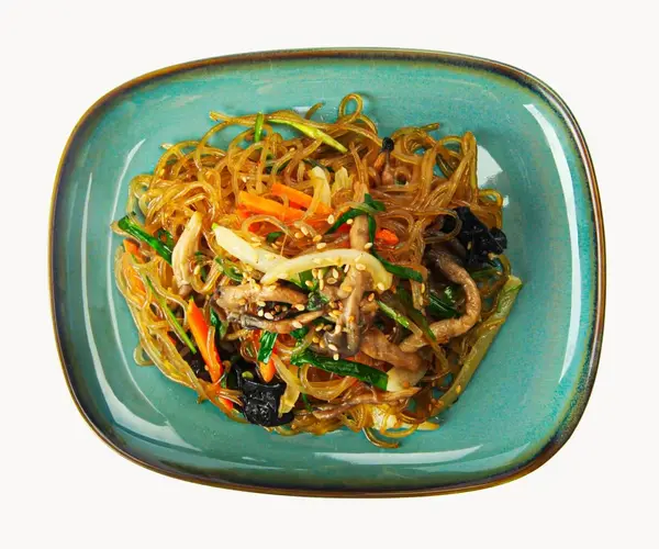 12가지 재료 배합해 맛간장 담가서 
불맛을 더한 직화잡채