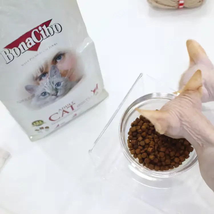 059.
보나시보 어덜트 캣 치킨 엔초비 & 라이스 2kg 고양이사료