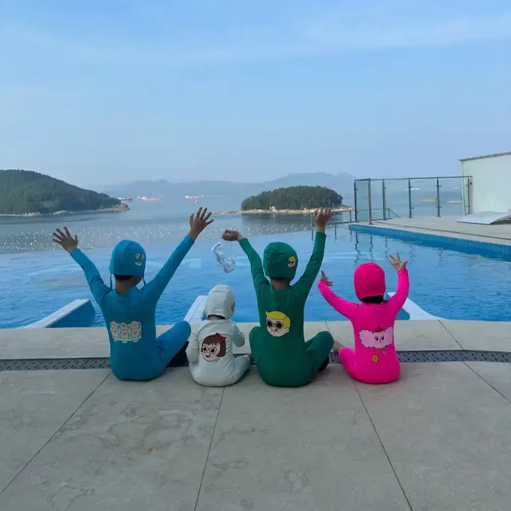 애넷 :) 유튜브 슬박이네 👦🏻👦🏻👧🏻👧🏻💓
구독과 좋아오🫶🏻