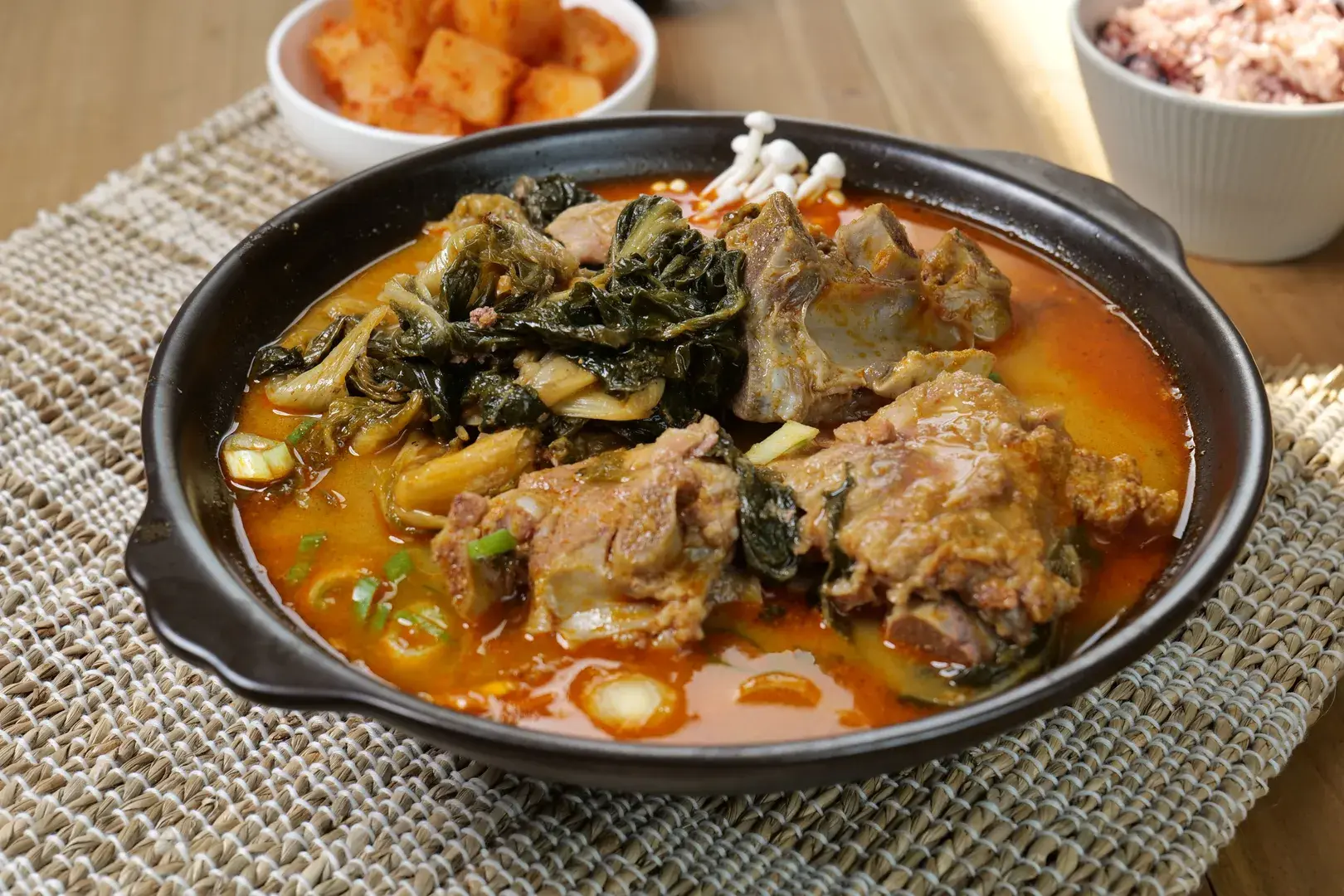 우거지 감자탕 1.1kg*3팩+라면사리3개 6인분