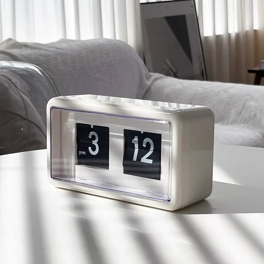 70번. 레트로 탁상시계(가성비)