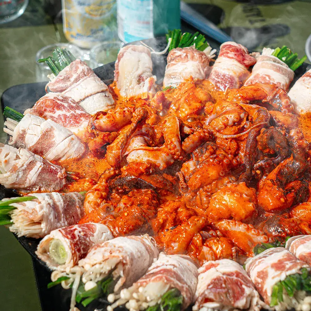 매운데 계속 손이 가네 주꾸미볶음