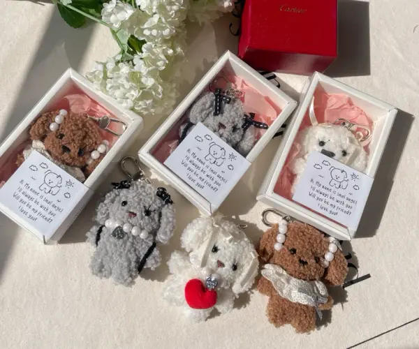 𝐒𝐦𝐨𝐥 𝐟𝐫𝐢𝐞𝐧𝐝𝐬