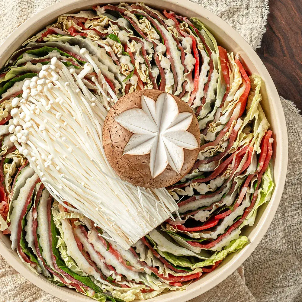 진짜 물만 부으면 되나요? 네 완성품 밀푀유나베 입니다