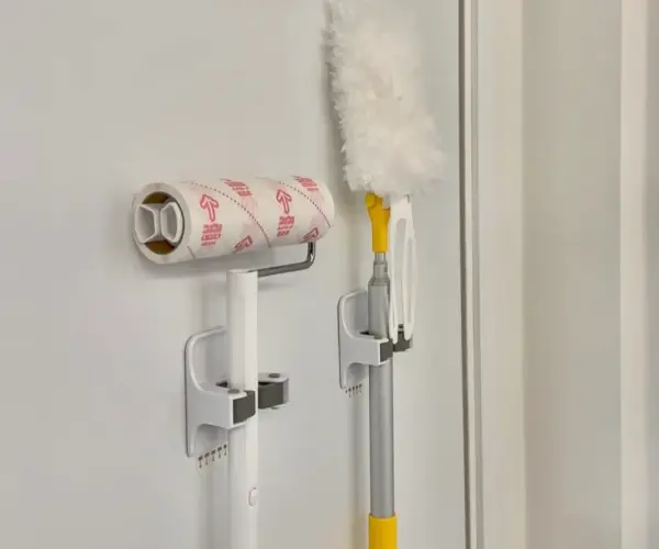 문 뒤 먼지털이 걸이