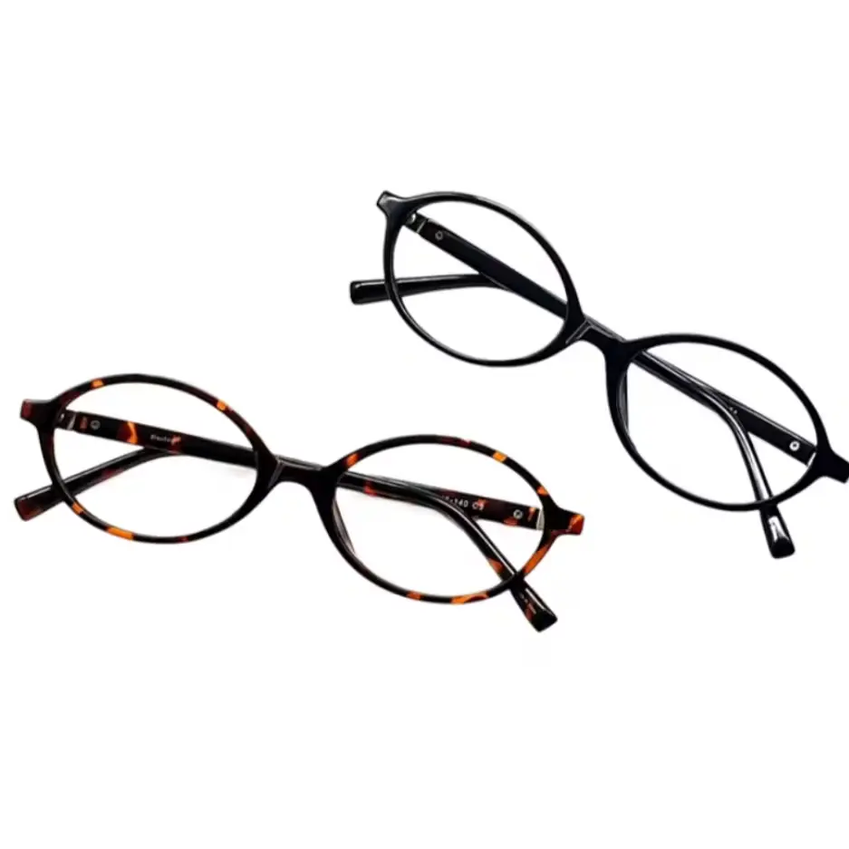 영상에서 자주 끼는 안경) 2만원대 뿔테