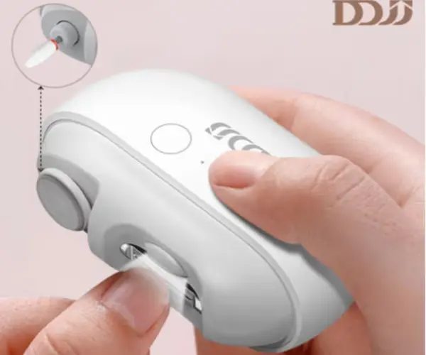 28. 자동으로 깎아 주는 전동 손톱깎이