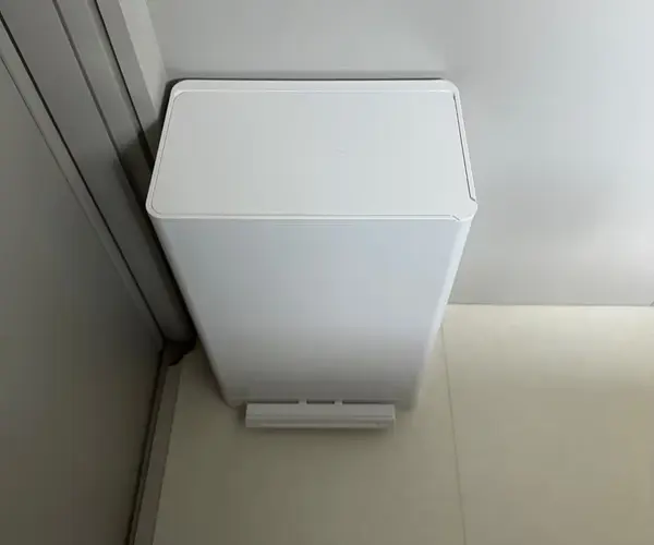 올화이트 휴지통