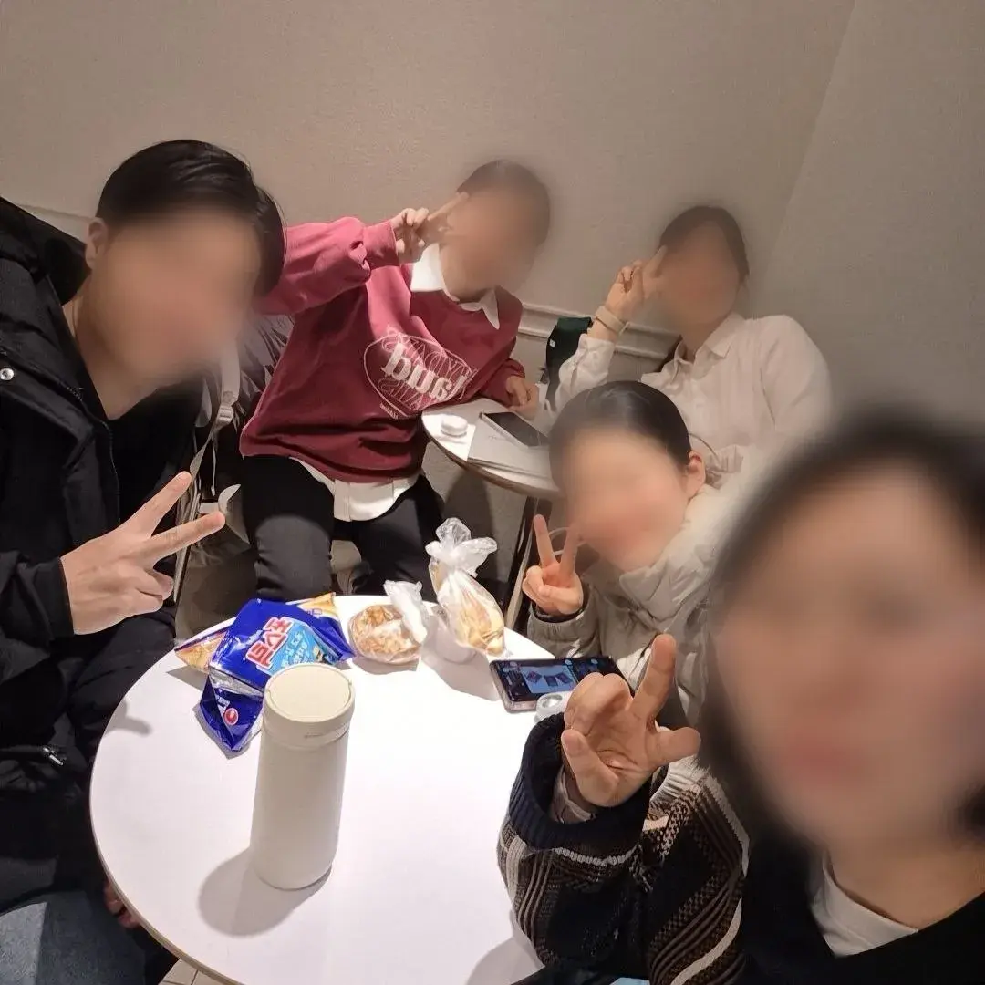 영화 보고 저녁 먹고 코노 갔다가 카페까지!!