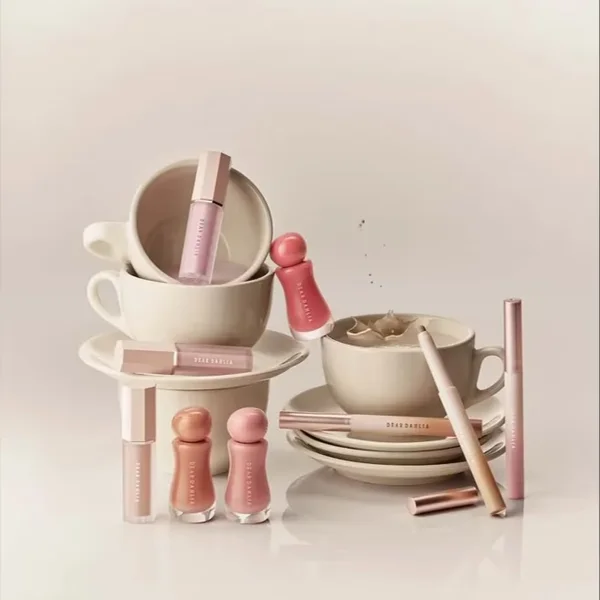 디어달리아 페탈 드롭 리퀴드 블러쉬 신규 컬러 1 / 드레시 글로우 틴트 신규 컬러 1 / 퍼펙트 디자이닝 섀도우스틱 신규 컬러 1